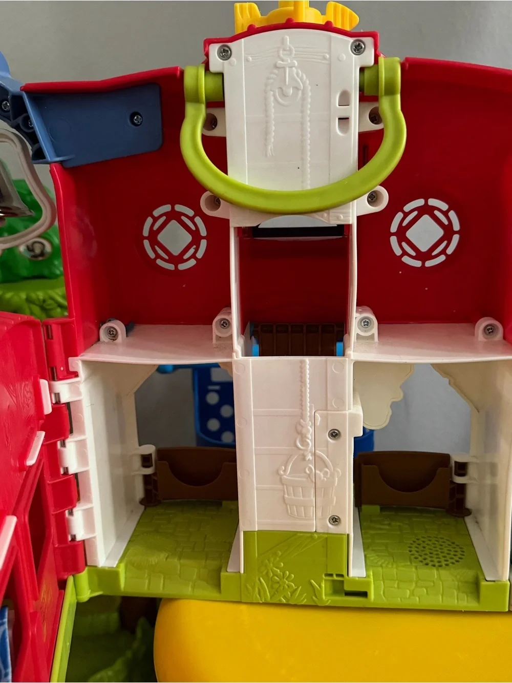 Fisher-Price Red little People Farm house